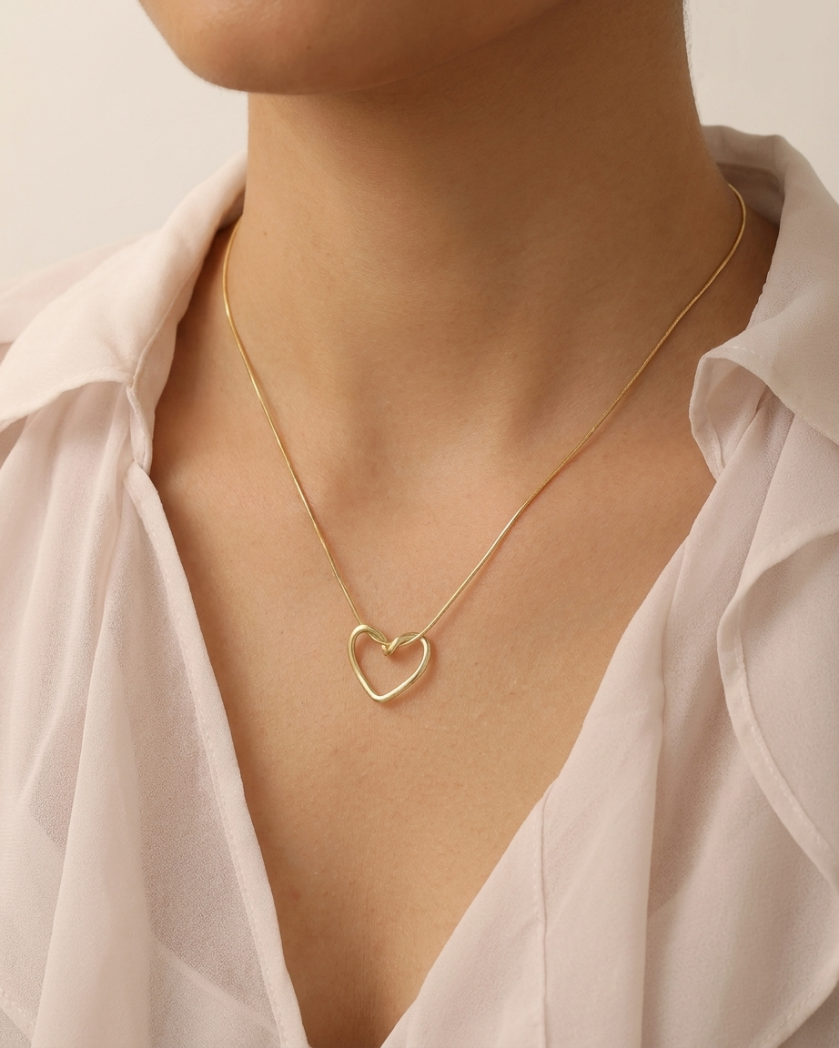 Hollow Heart Pendant Necklace | Zaryab